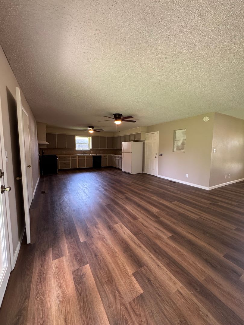 MOVE IN SPECIAL CALL NOW – photo 3