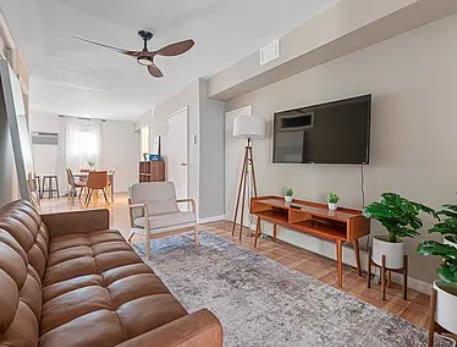 370 8Th Ave – photo 2