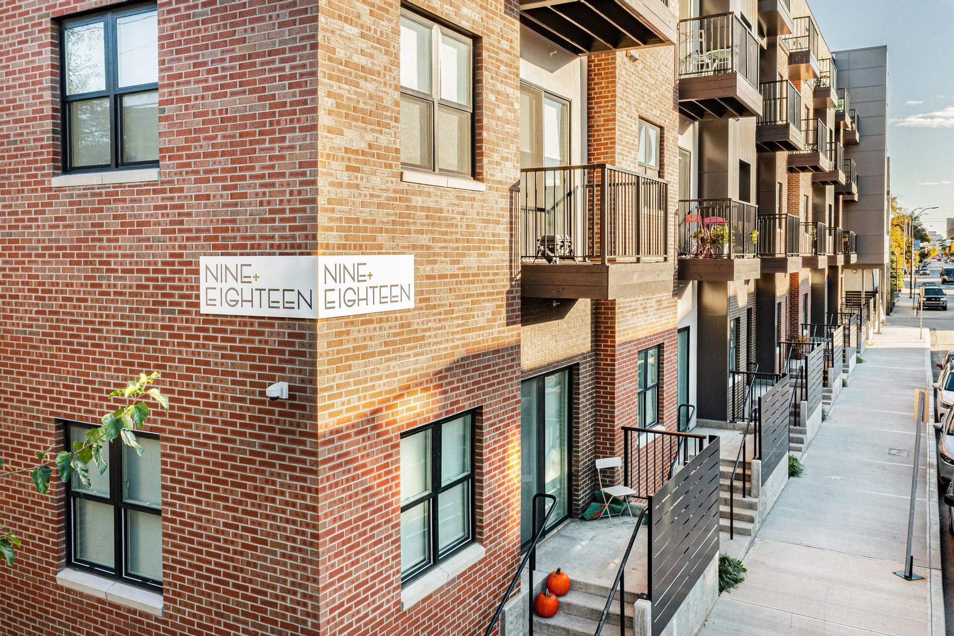 Nine Eighteen Apartments – photo 1