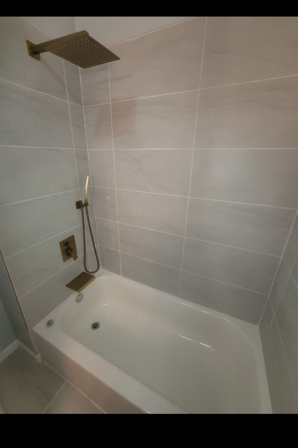 7123 South Rhodes Avenue – photo 2