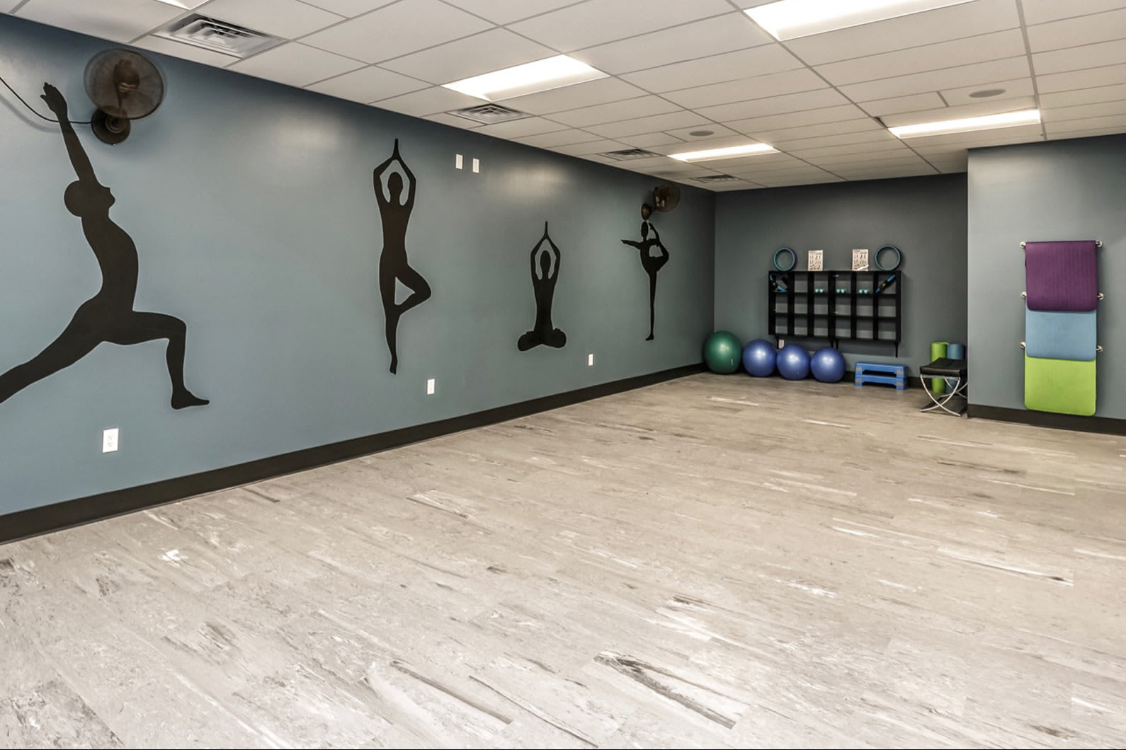 Whispering Hills Apartments – photo 3