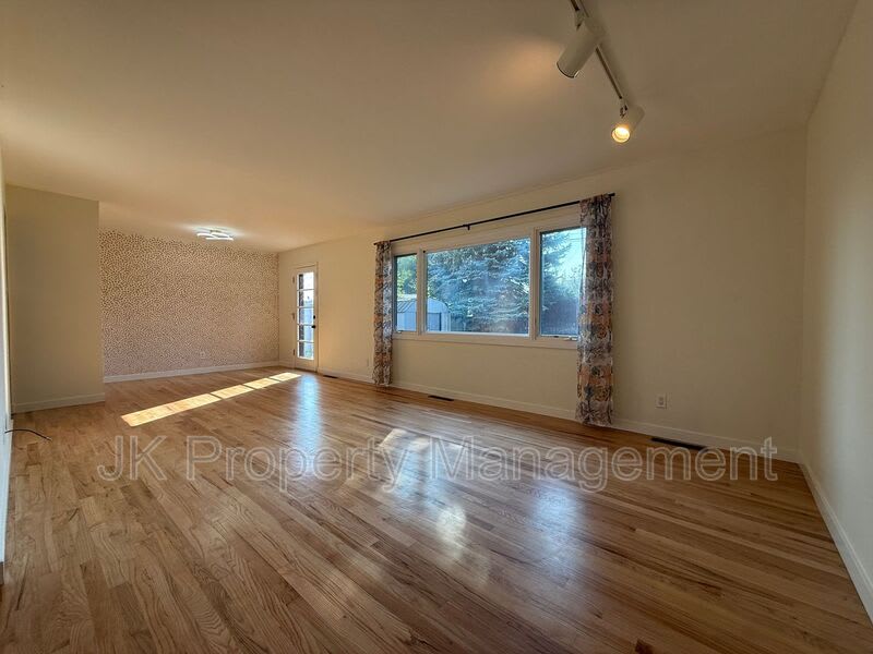719 47th Street S – photo 3