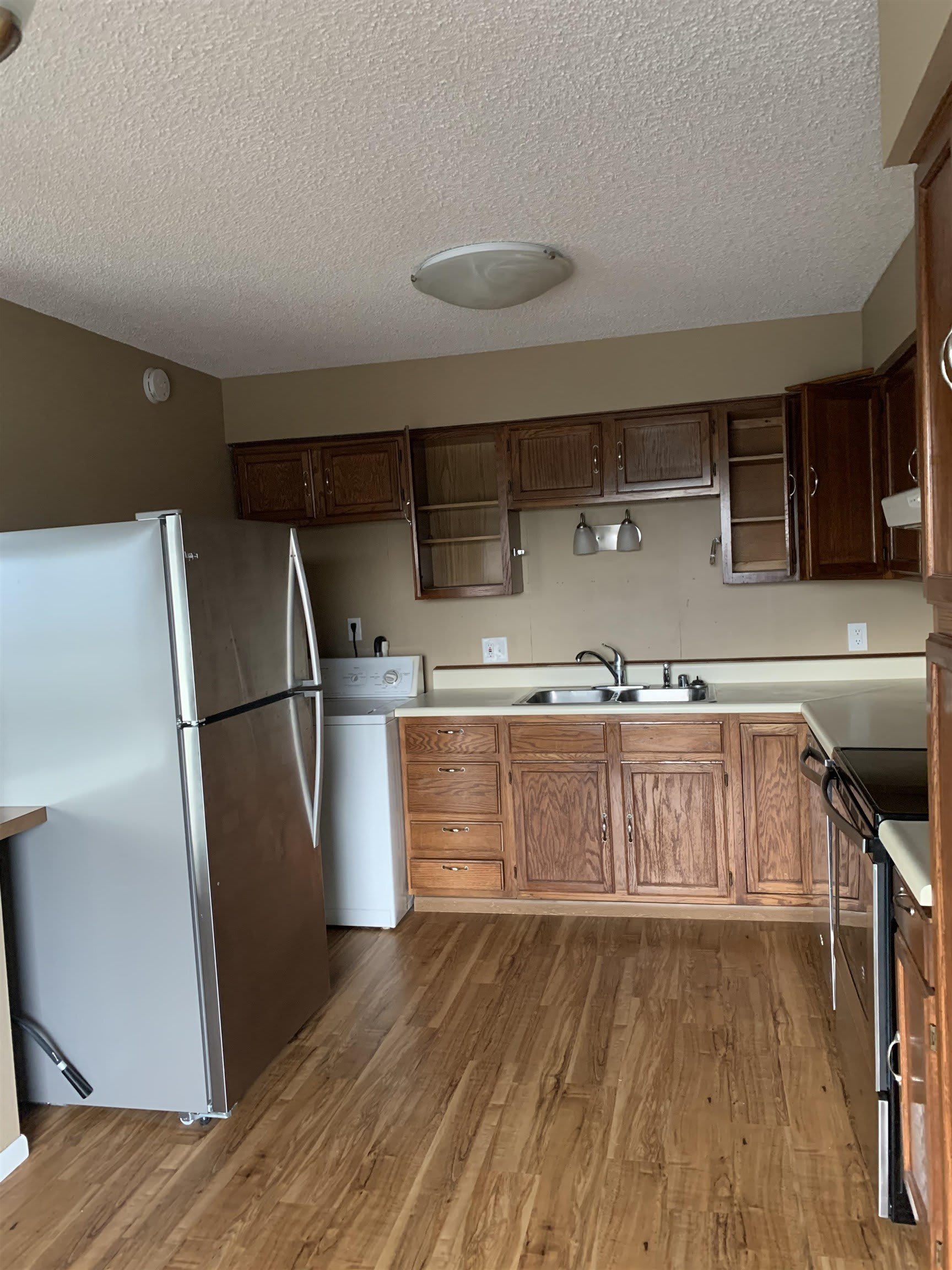1050 TURNER STREET – photo 5