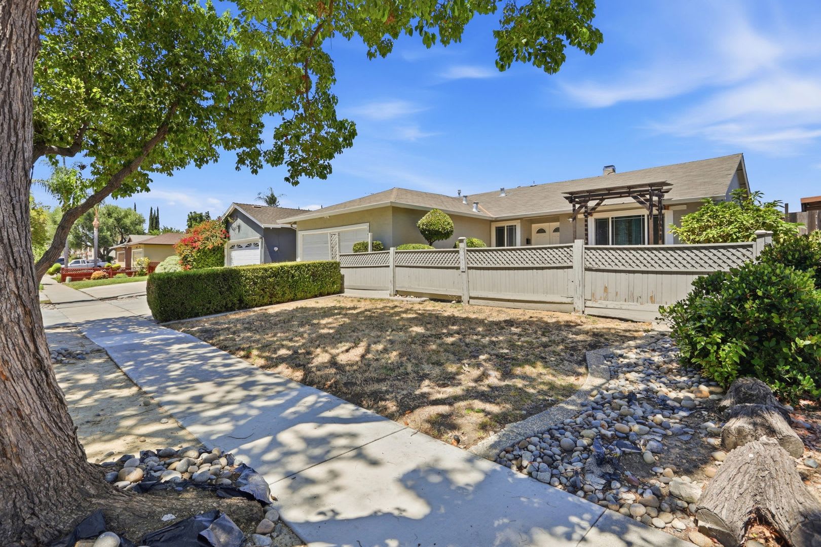 Wow What A Great Home Available Now – photo 3