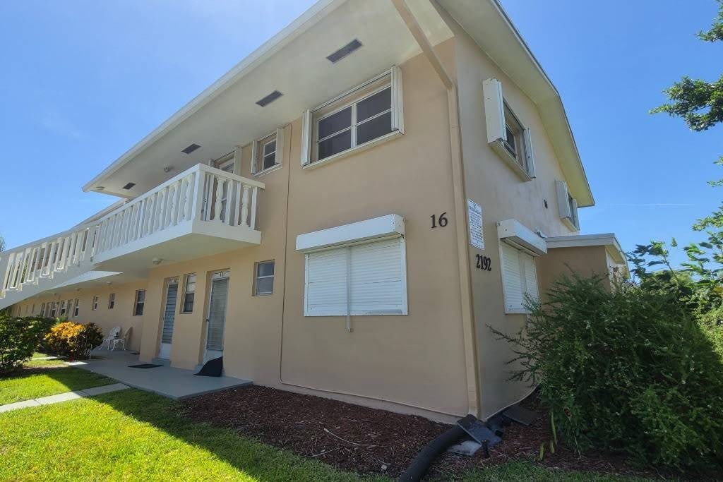 2192 NE 1st Way – photo 2