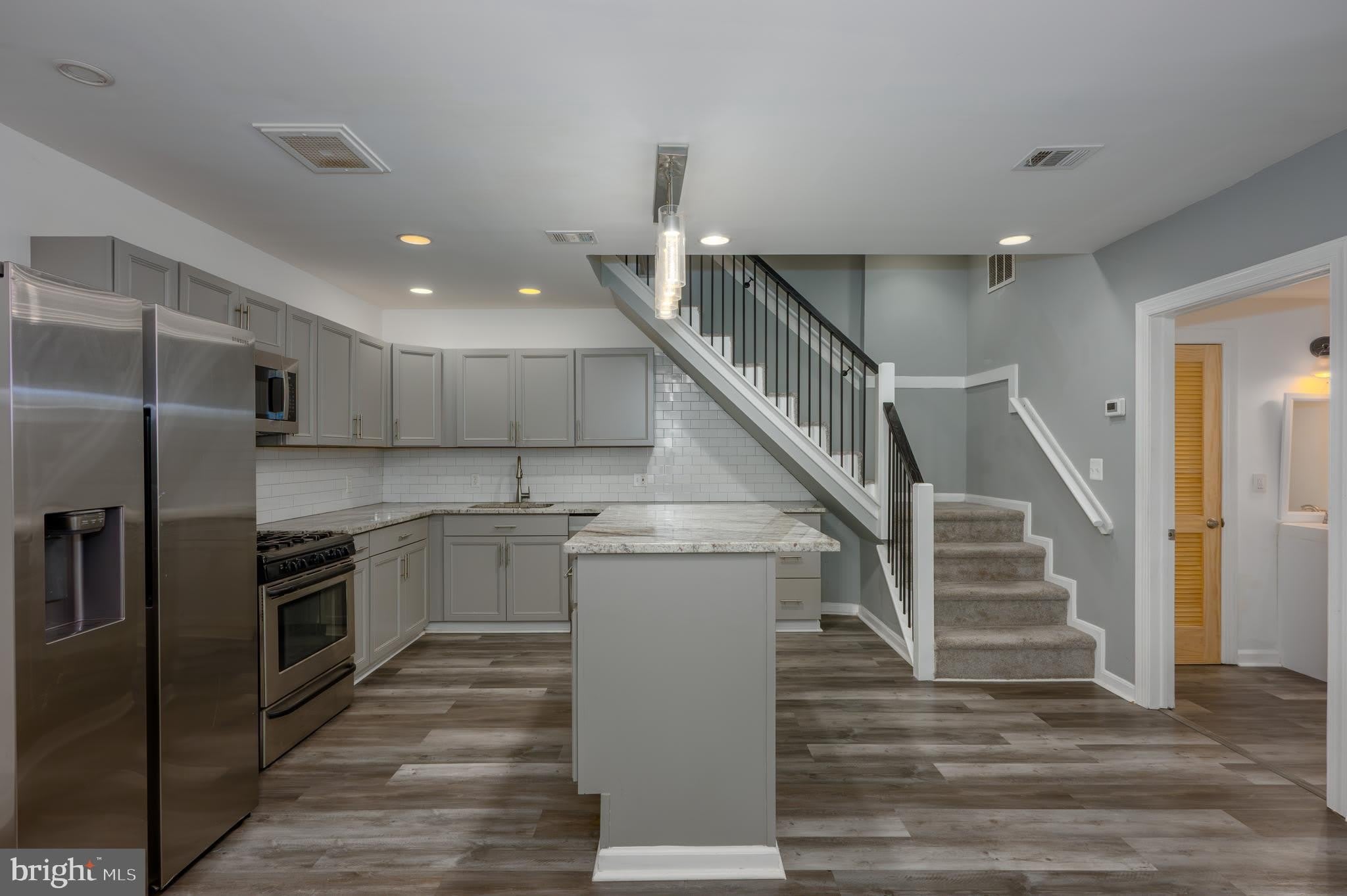 4616 Curtis Avenue – photo 3