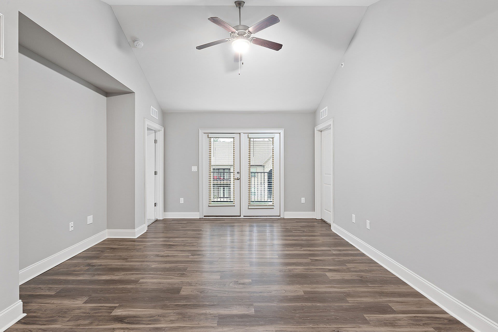 Grove Park Apartments – photo 2