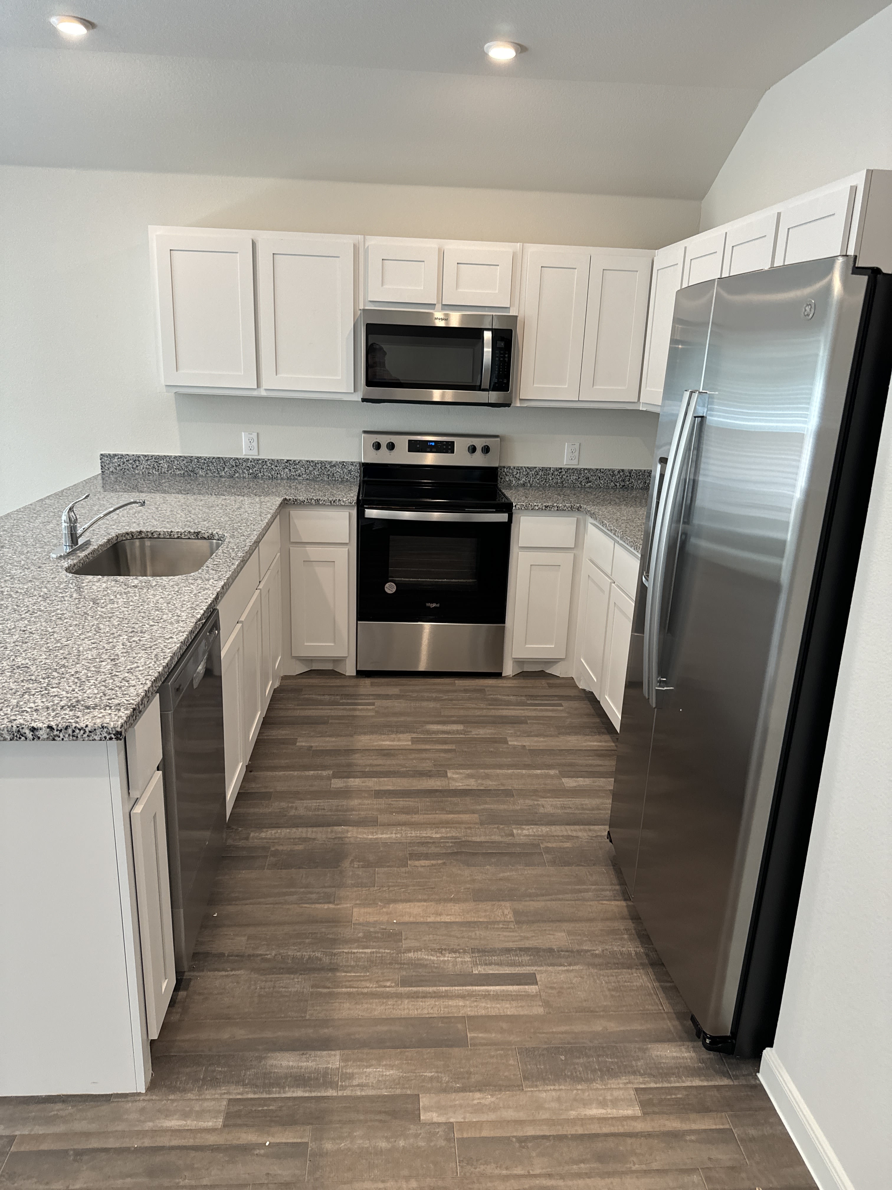504 Jameson St – photo 4