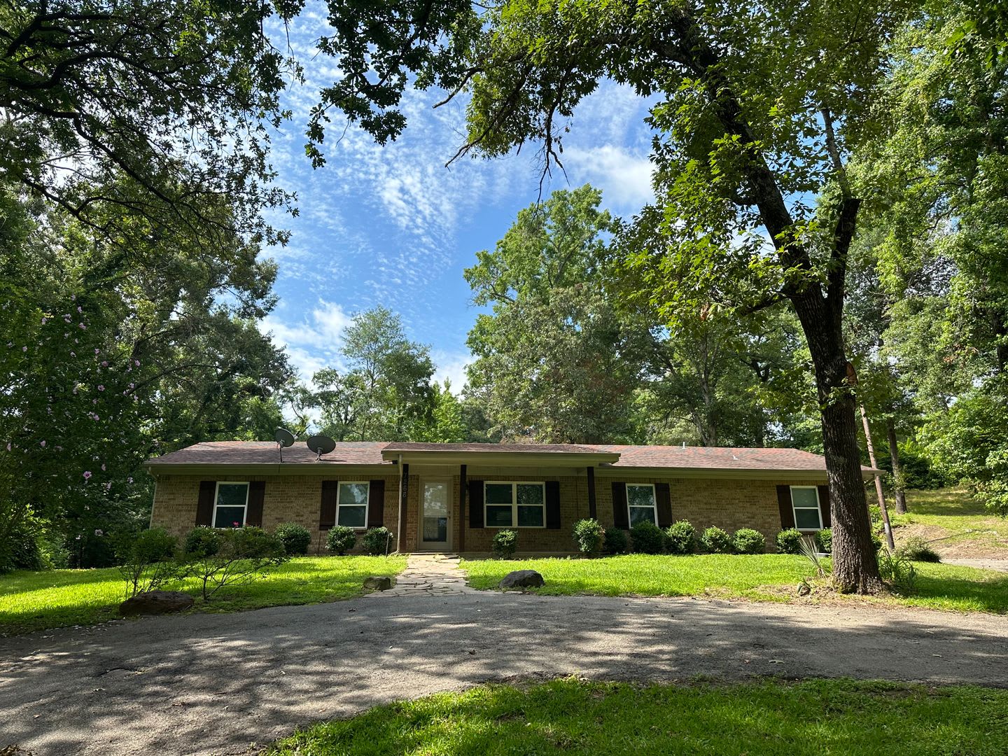 Beautiful 3Bd 3Bth House In Gated Community Available August 11Th – photo 1