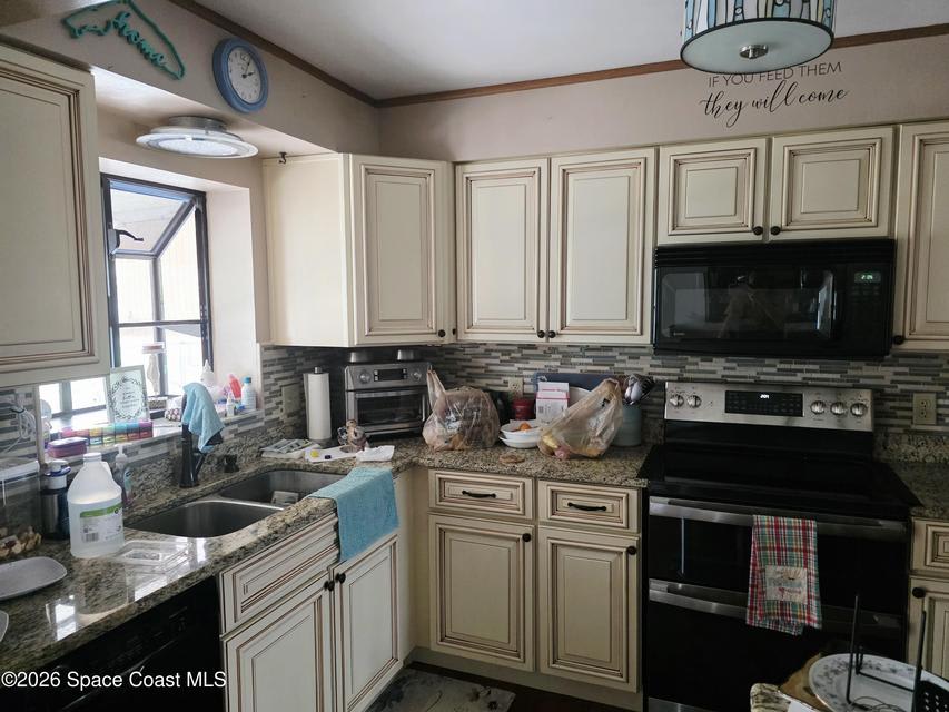 870 Spirea Drive – photo 3