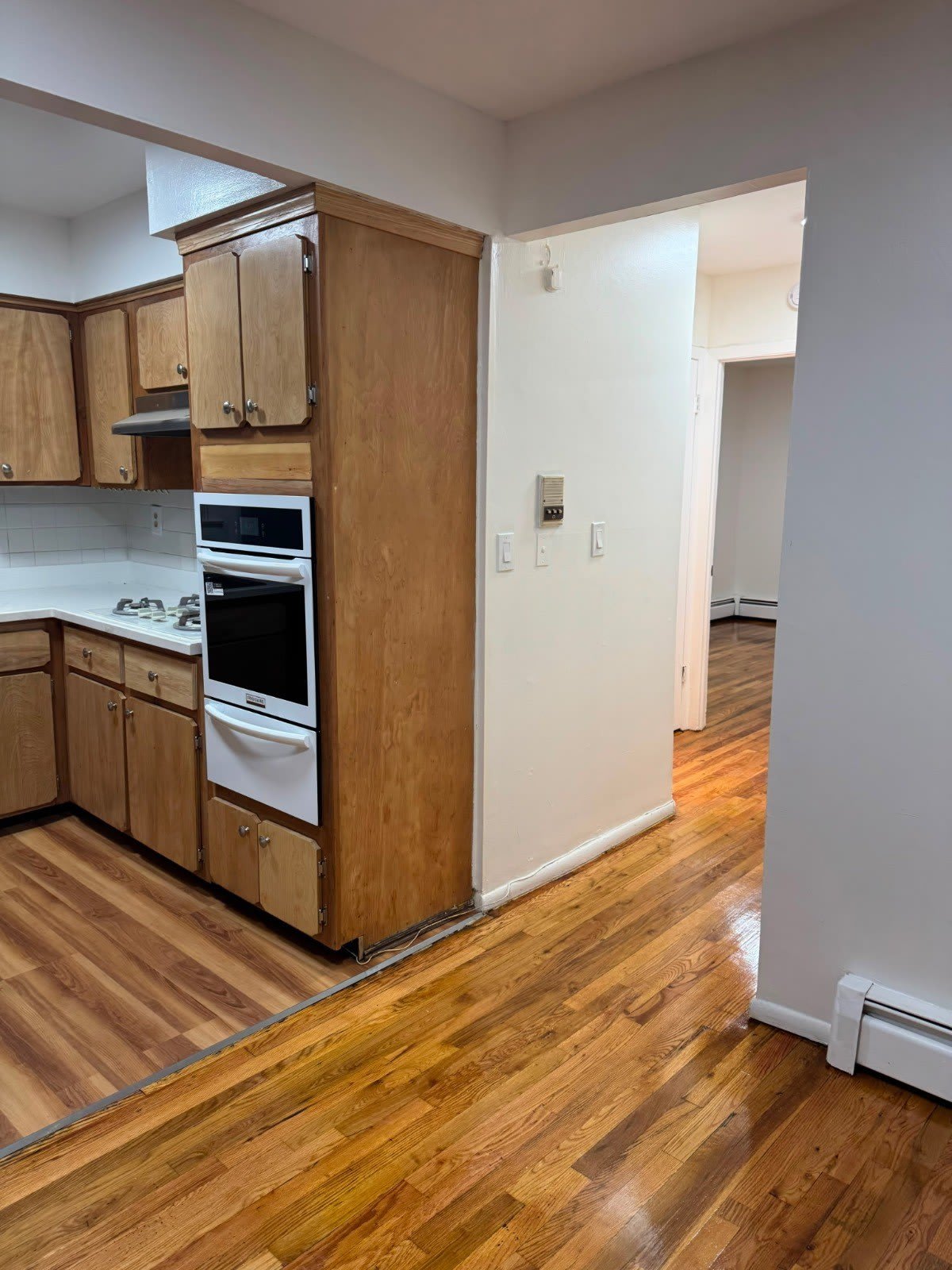 1115 Saint Lawrence Ave – photo 5
