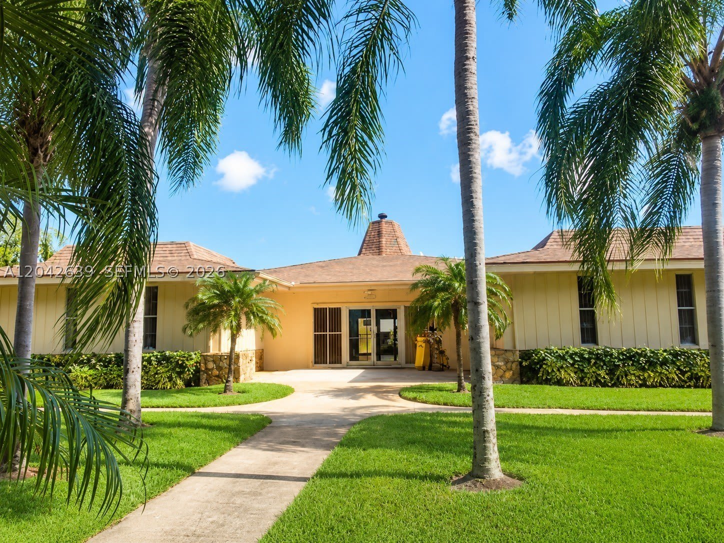 500 Village Green Cir W – photo 1