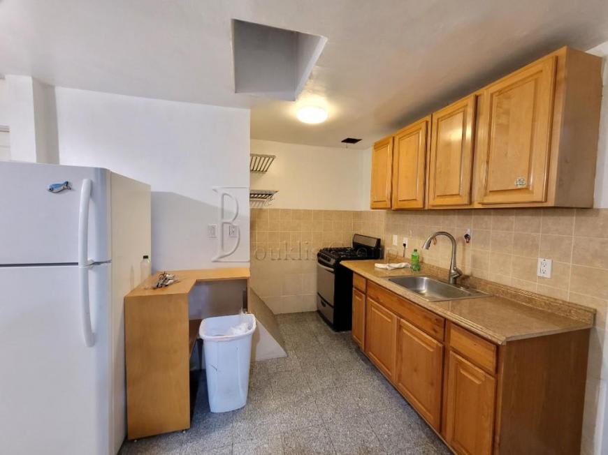23-14 21st Avenue – photo 3