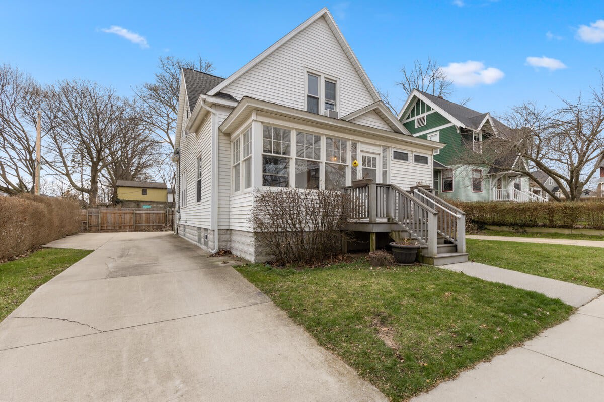 517 College Avenue – photo 2