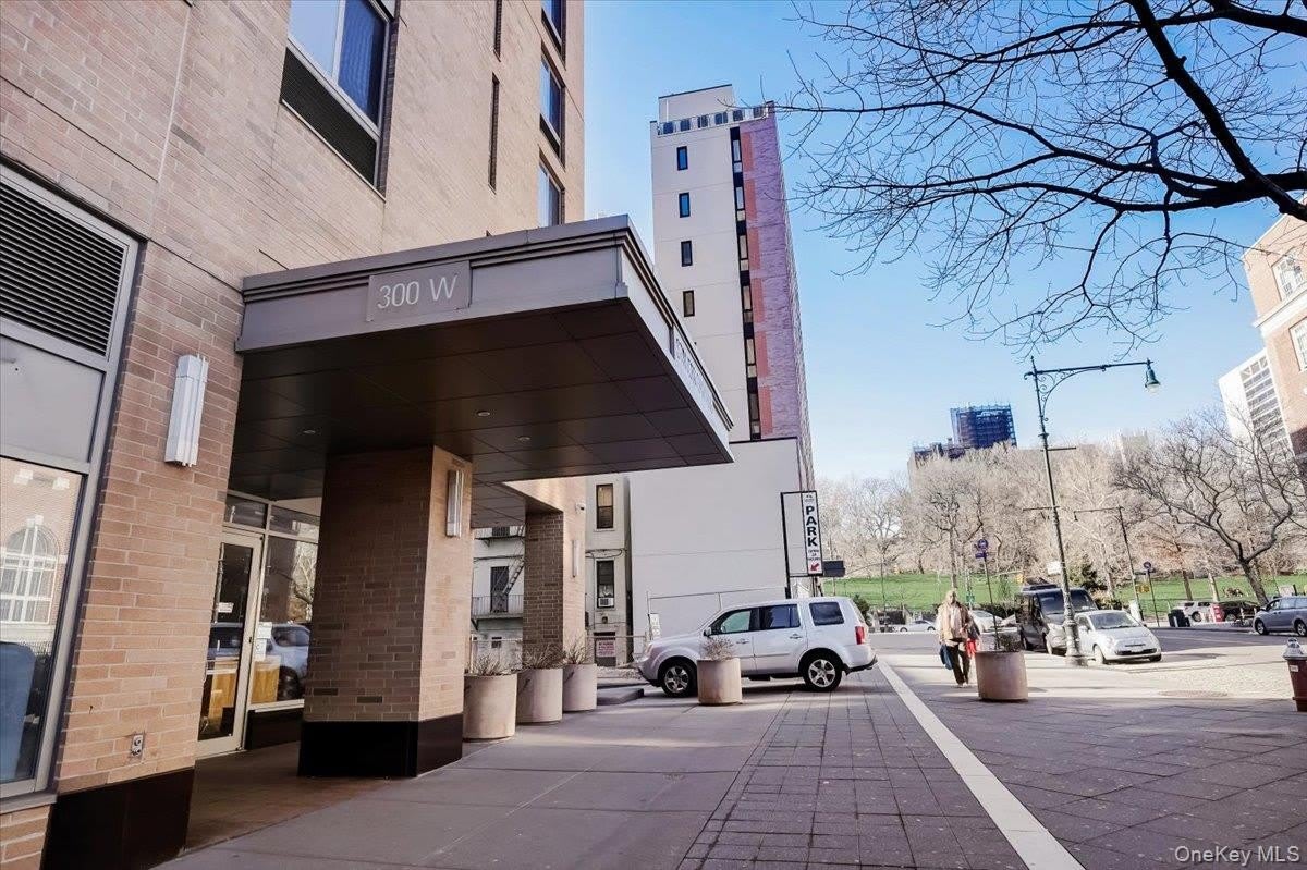 300 W 135Th Street – photo 3