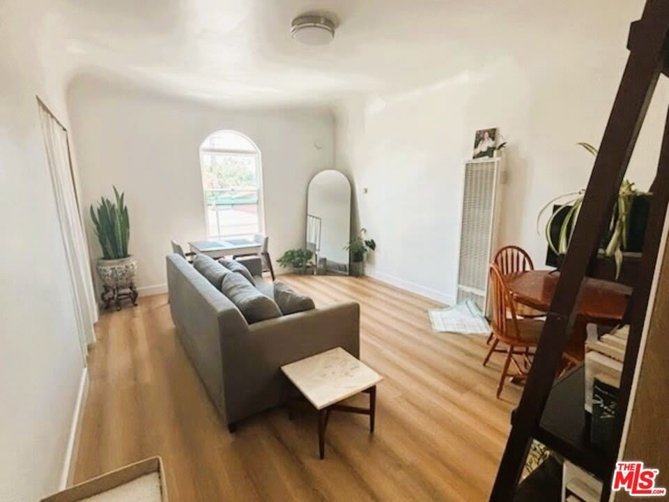 2109 1/2 W 54th St – photo 3
