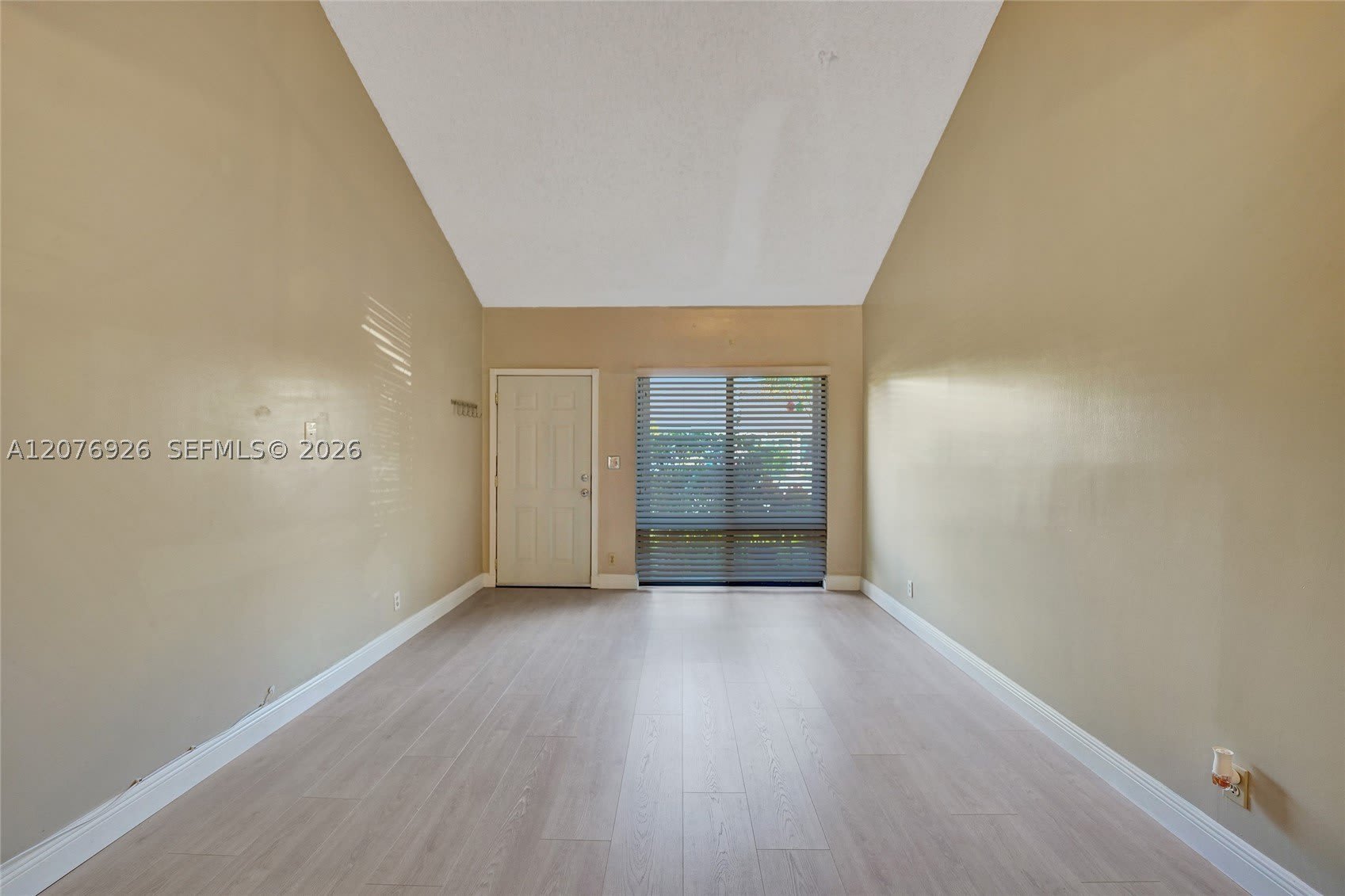 11154 Nw 37Th St – photo 5