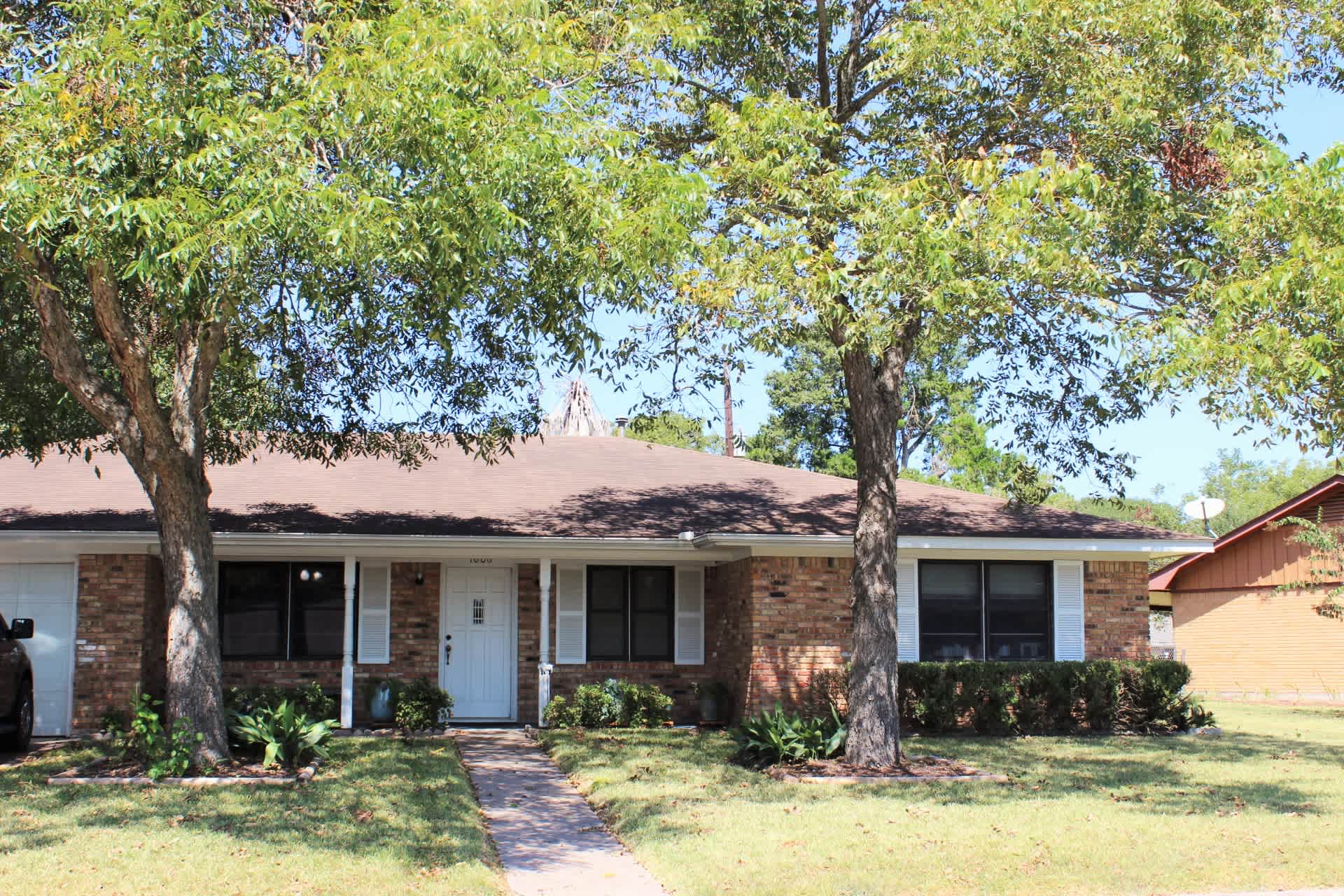 1006 Robinhood Road – photo 1
