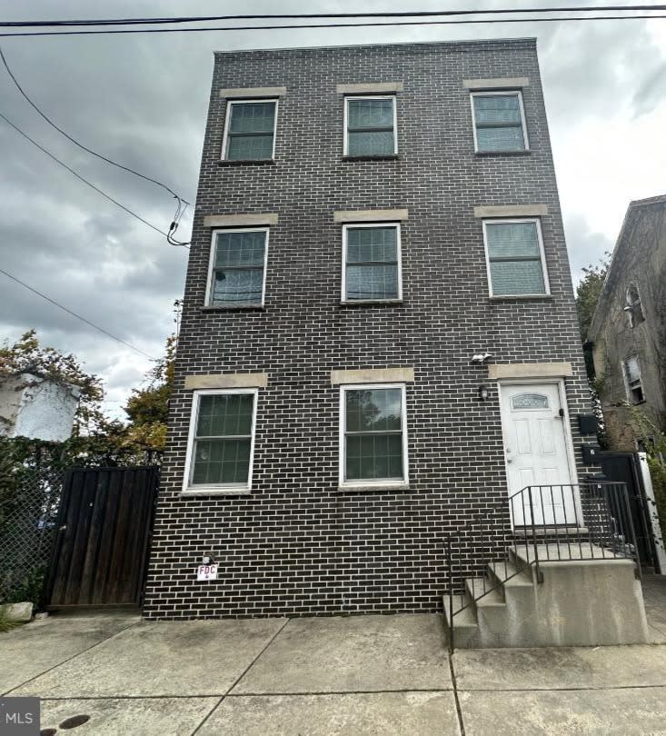 2040-42 Haines Street – photo 1