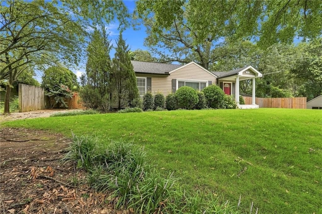 1911 Woodland Hills Avenue NW – photo 3