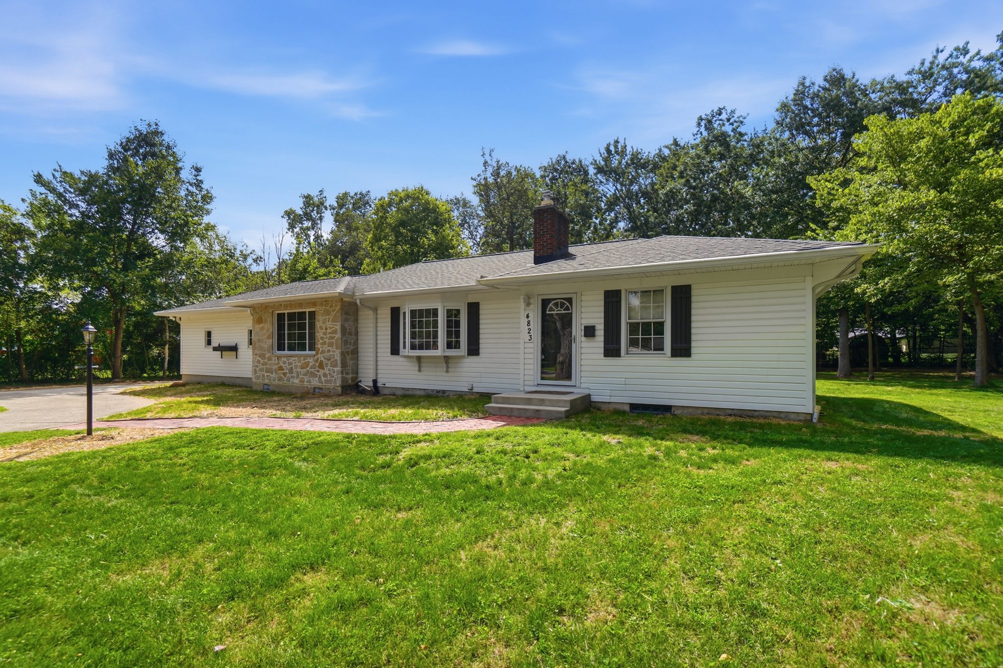 4823 Glenmina Drive – photo 4