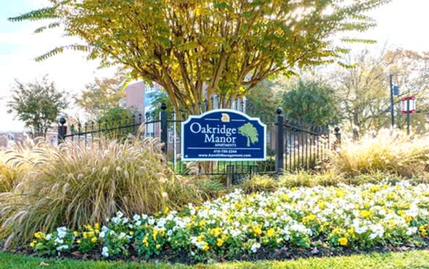 Oakridge Manor – photo 1