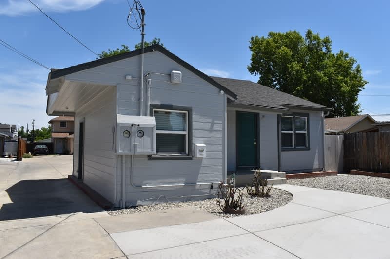 1720 Bessie Avenue – photo 2