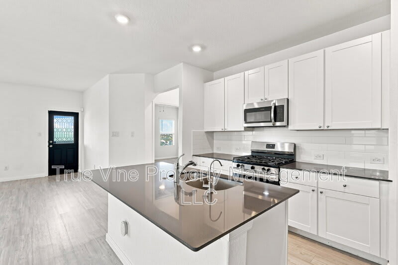5432 Cloves Cove – photo 4