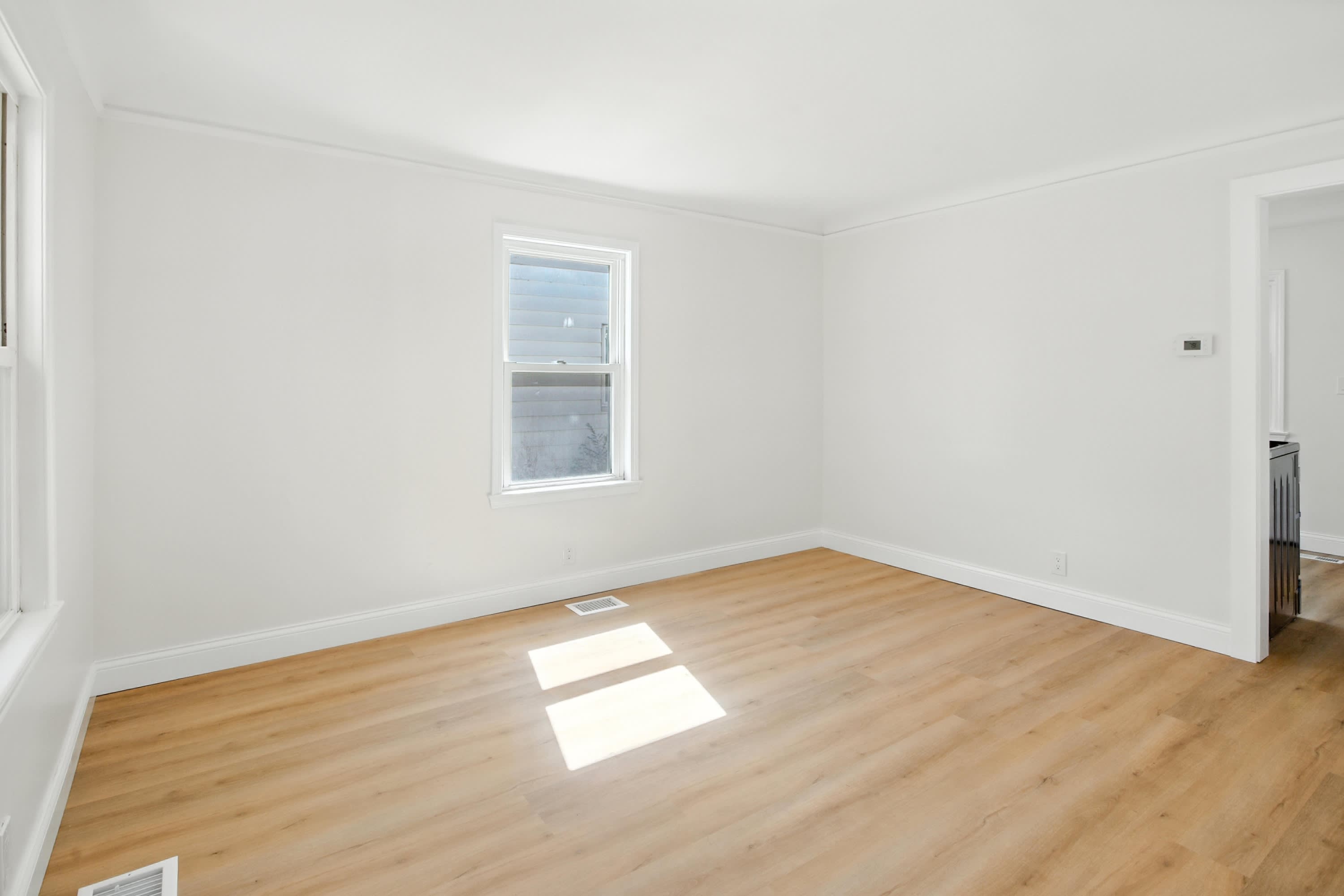 429 West Bernhard Avenue – photo 5