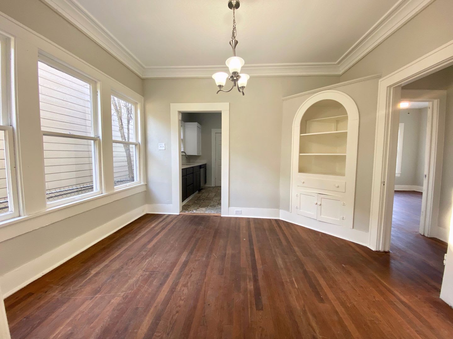 400 Off First Month S Rent If Move In By 9 1 26 Recreated Historic Home 2 Bd 1 5 Ba – photo 1