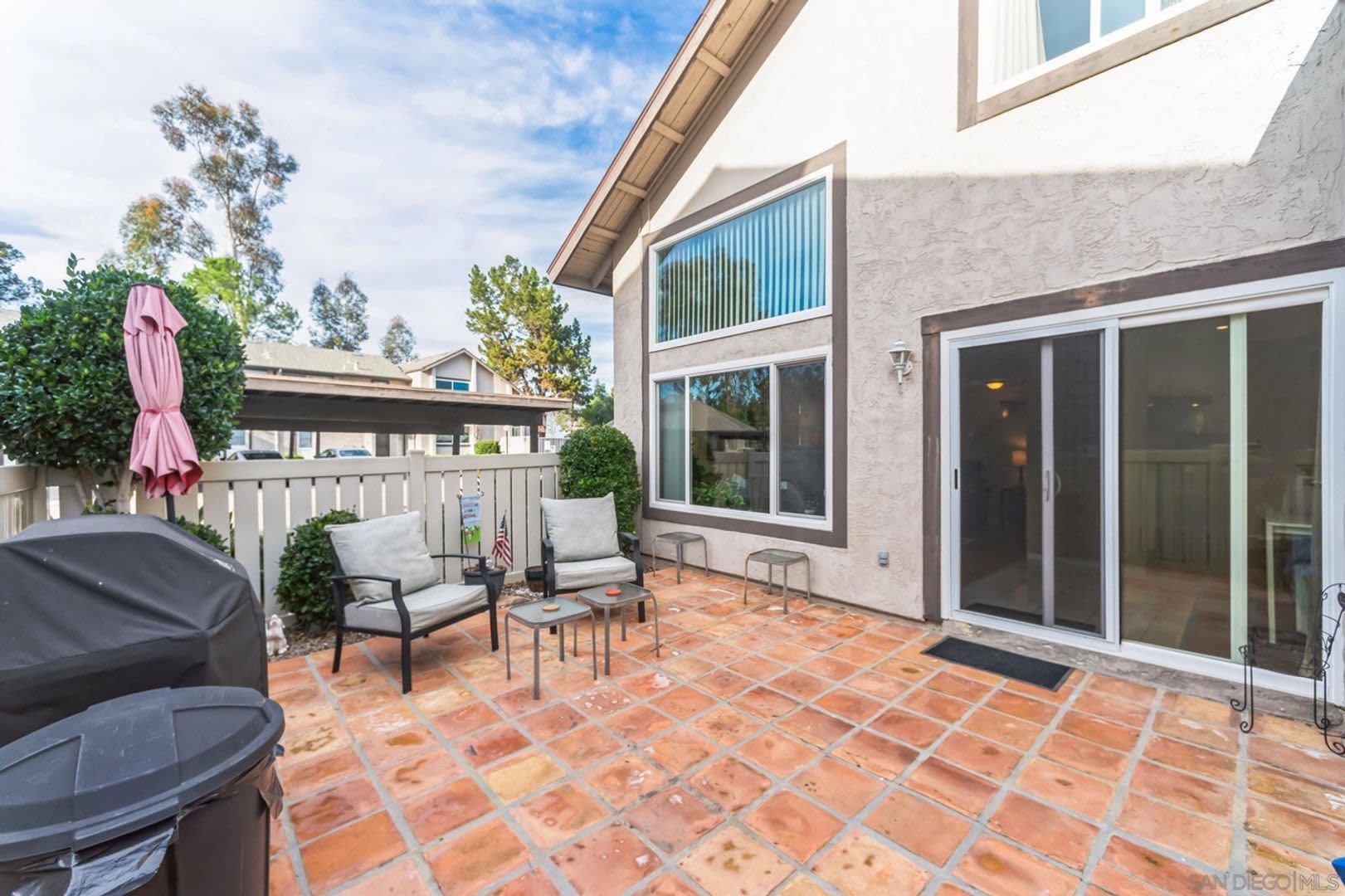 Charming 3 Bedroom Townhome in Poway! – photo 4