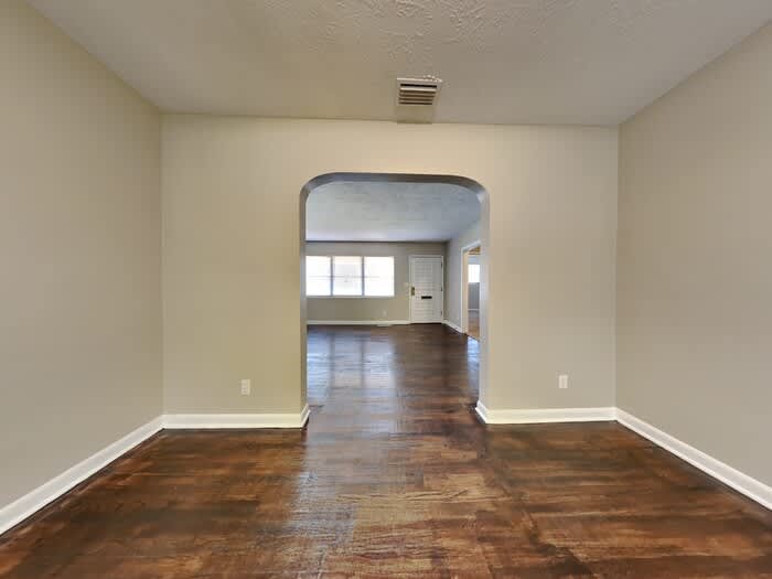 1332 Arlingwood Avenue – photo 5