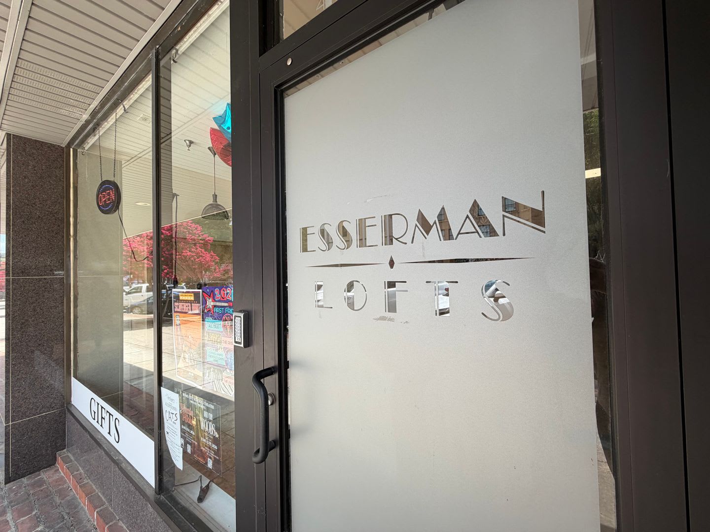 425 Broad St – photo 3