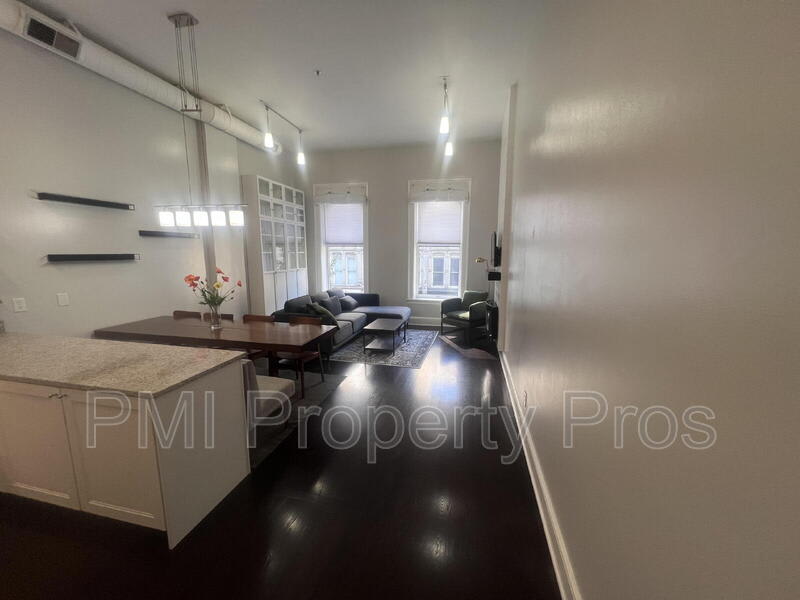 715 North Milwaukee Street – photo 2