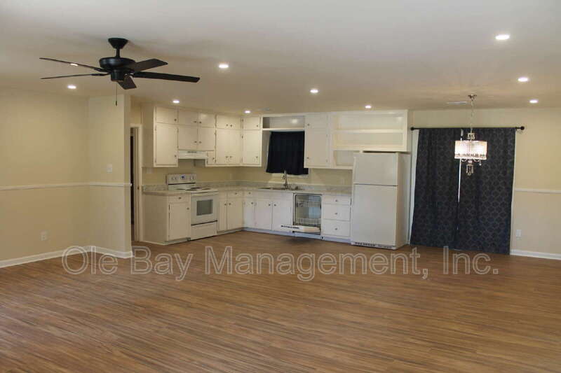 1002 Centerwood Dr – photo 2