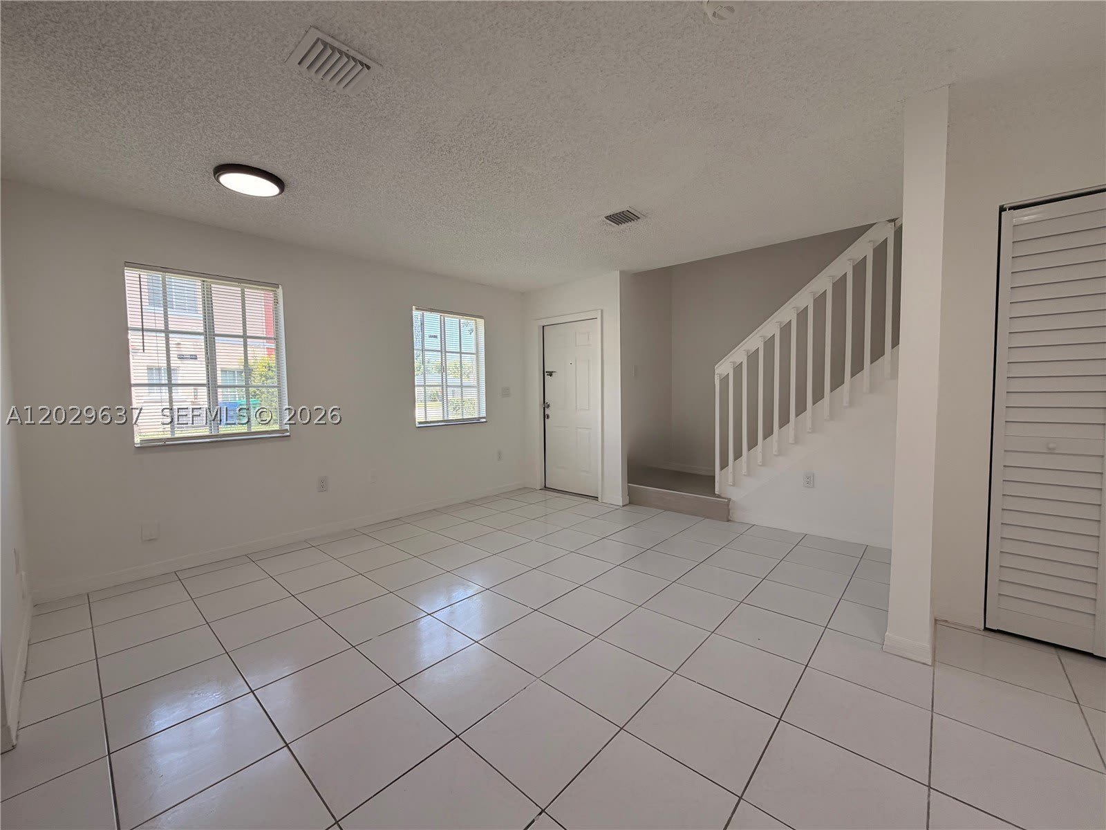 18774 SW 100th Ave – photo 4