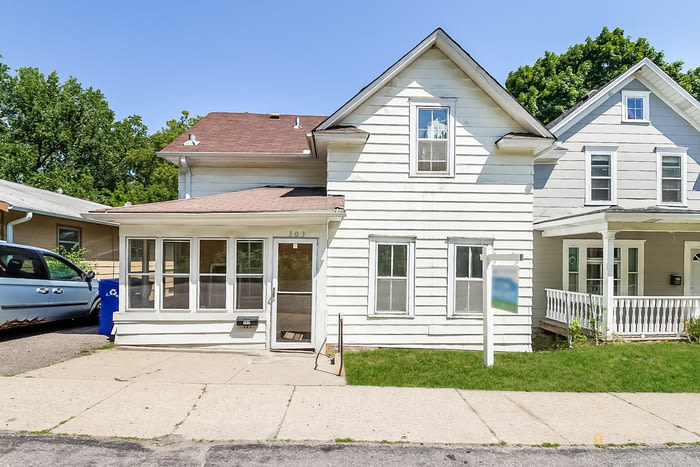 303 Curtice Street East – photo 1