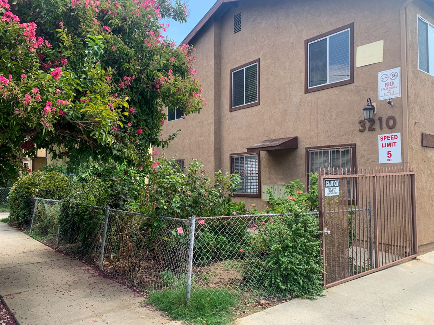 3210 Chapman St – photo 2