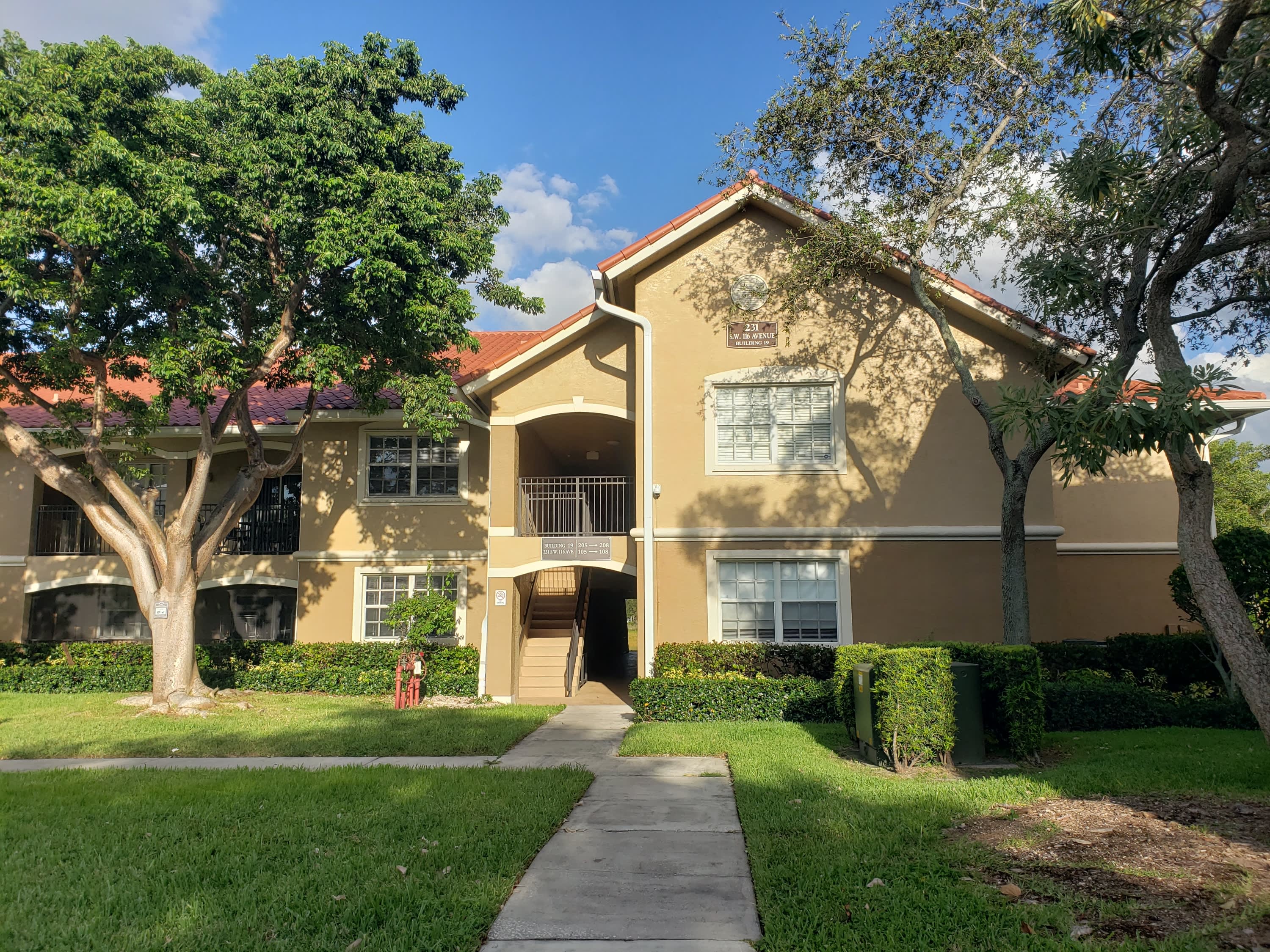 231 Southwest 116th Avenue – photo 1
