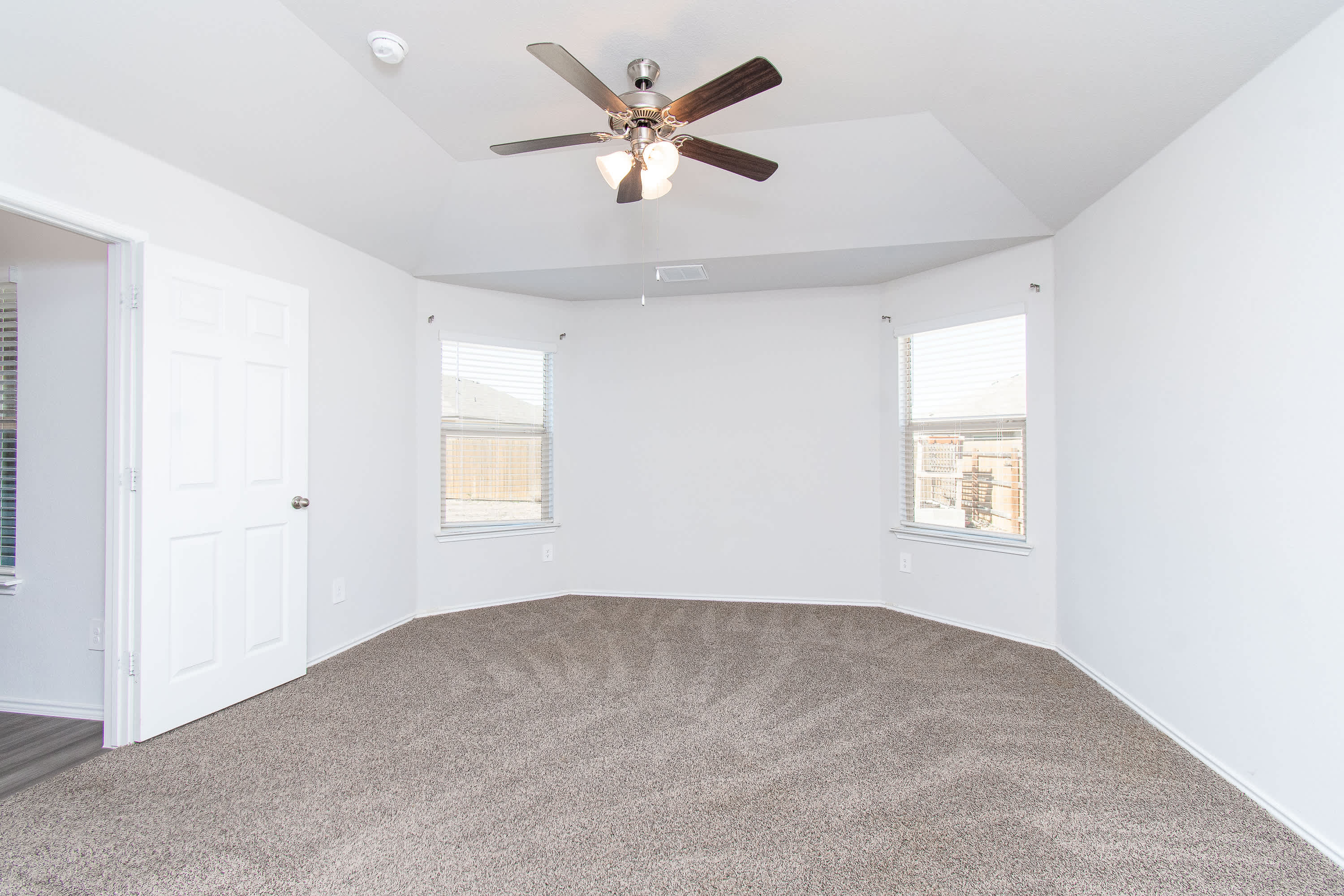 2353 Aylesbury Drive – photo 4
