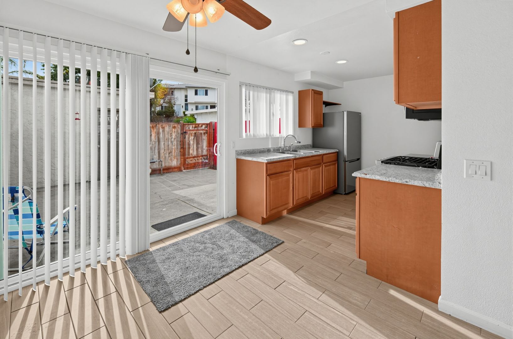 3 Bed / 1.5 Bath Townhome! – photo 5