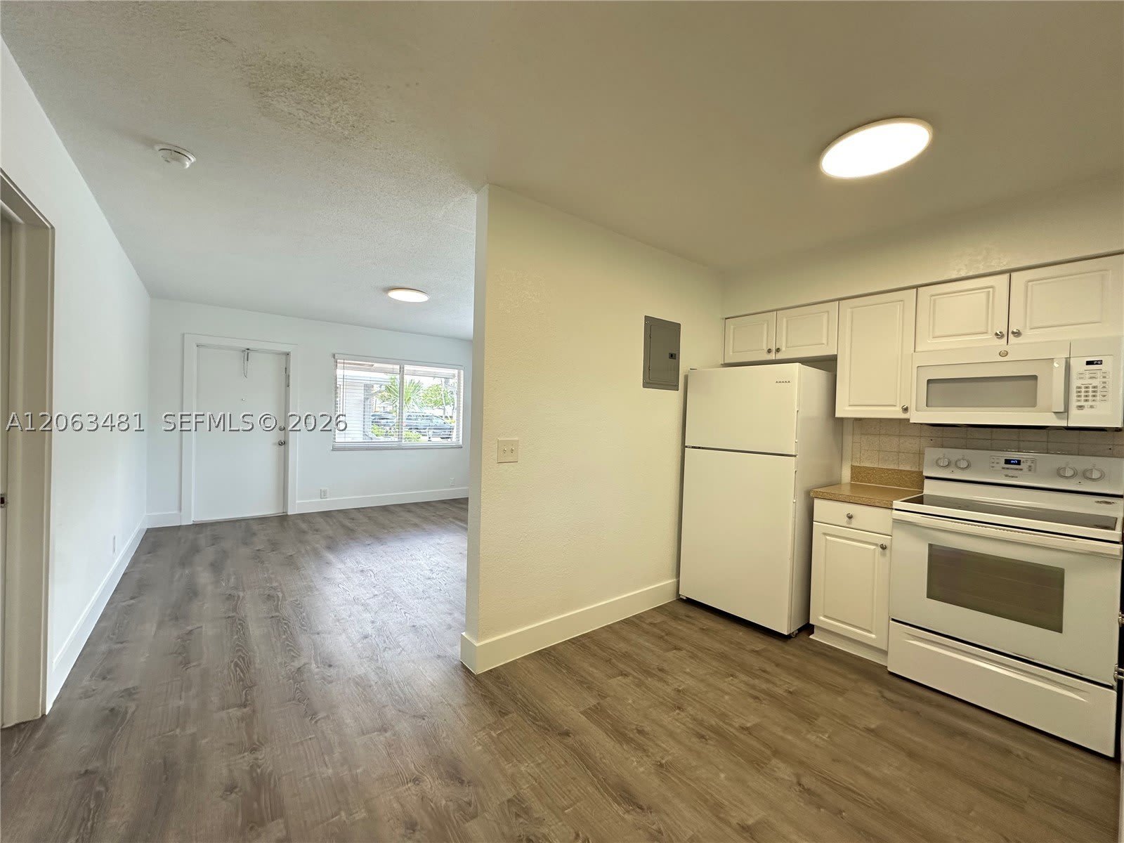 3720 Ne 22Nd Ave – photo 3