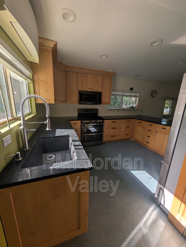 2511 South 800 East – photo 4