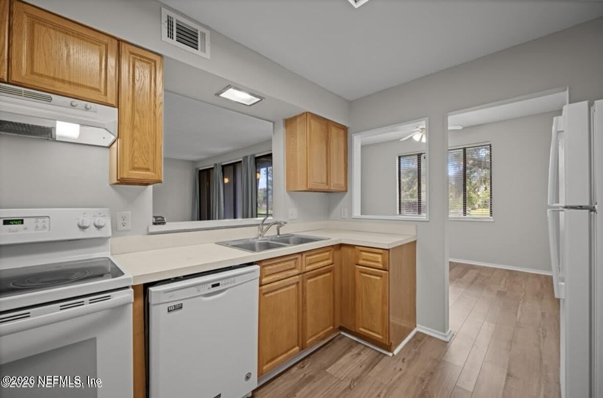 7749 Las Palmas Way – photo 4