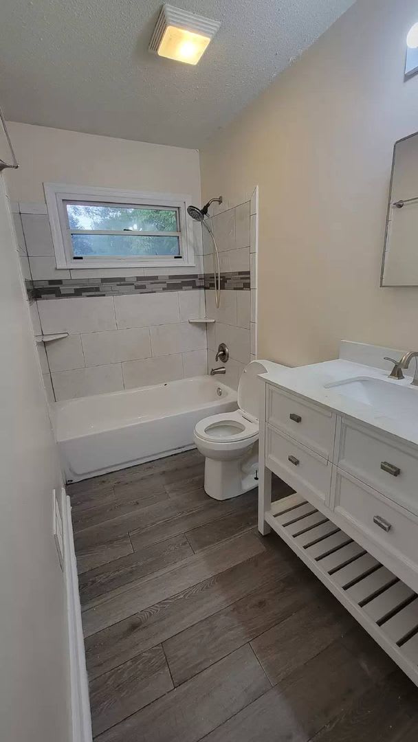 3 Bedroom, 1.5 Bath brick home in Prescott Terrace – photo 2