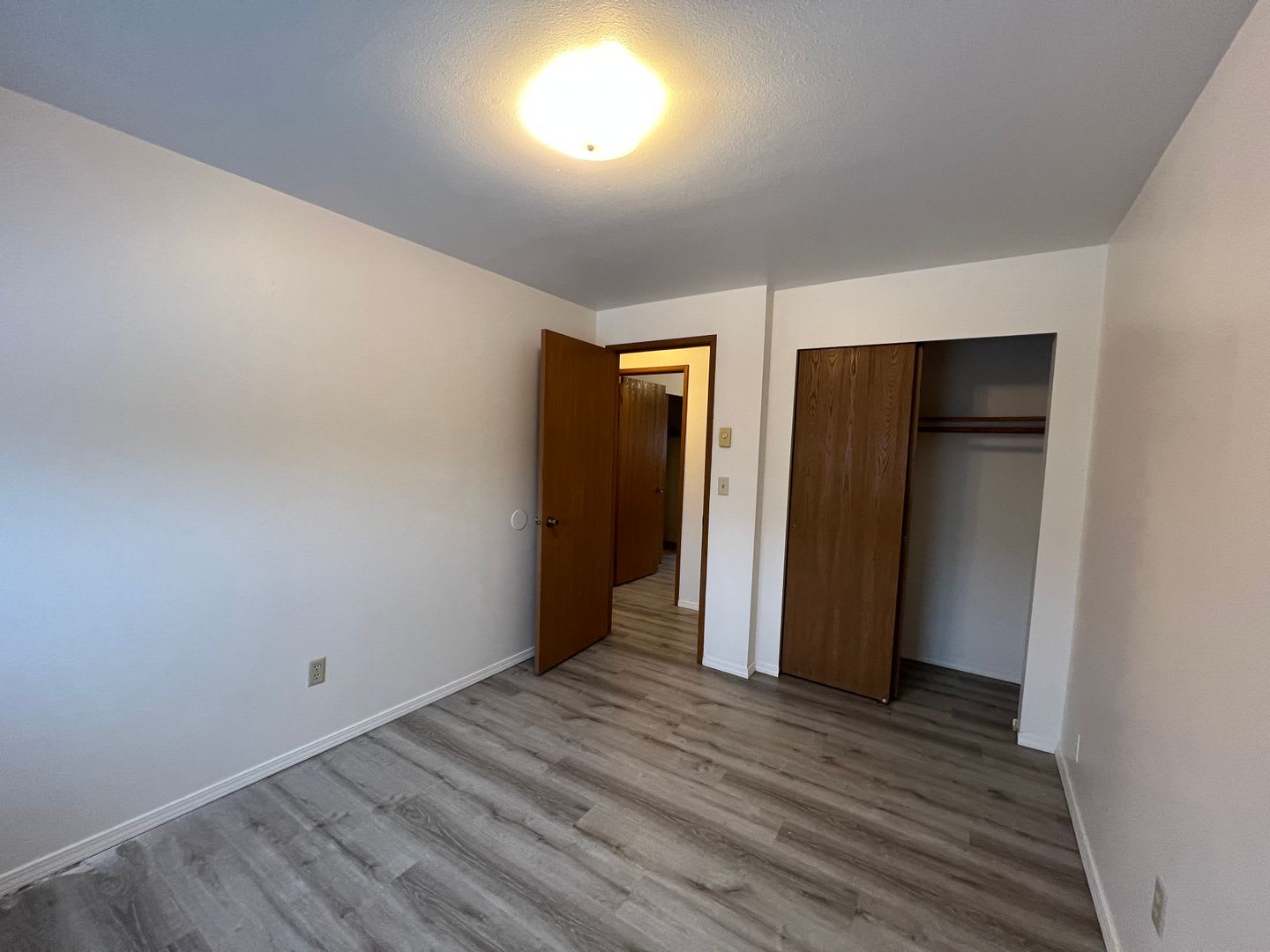 Duplex off of 48th Ave! – photo 3