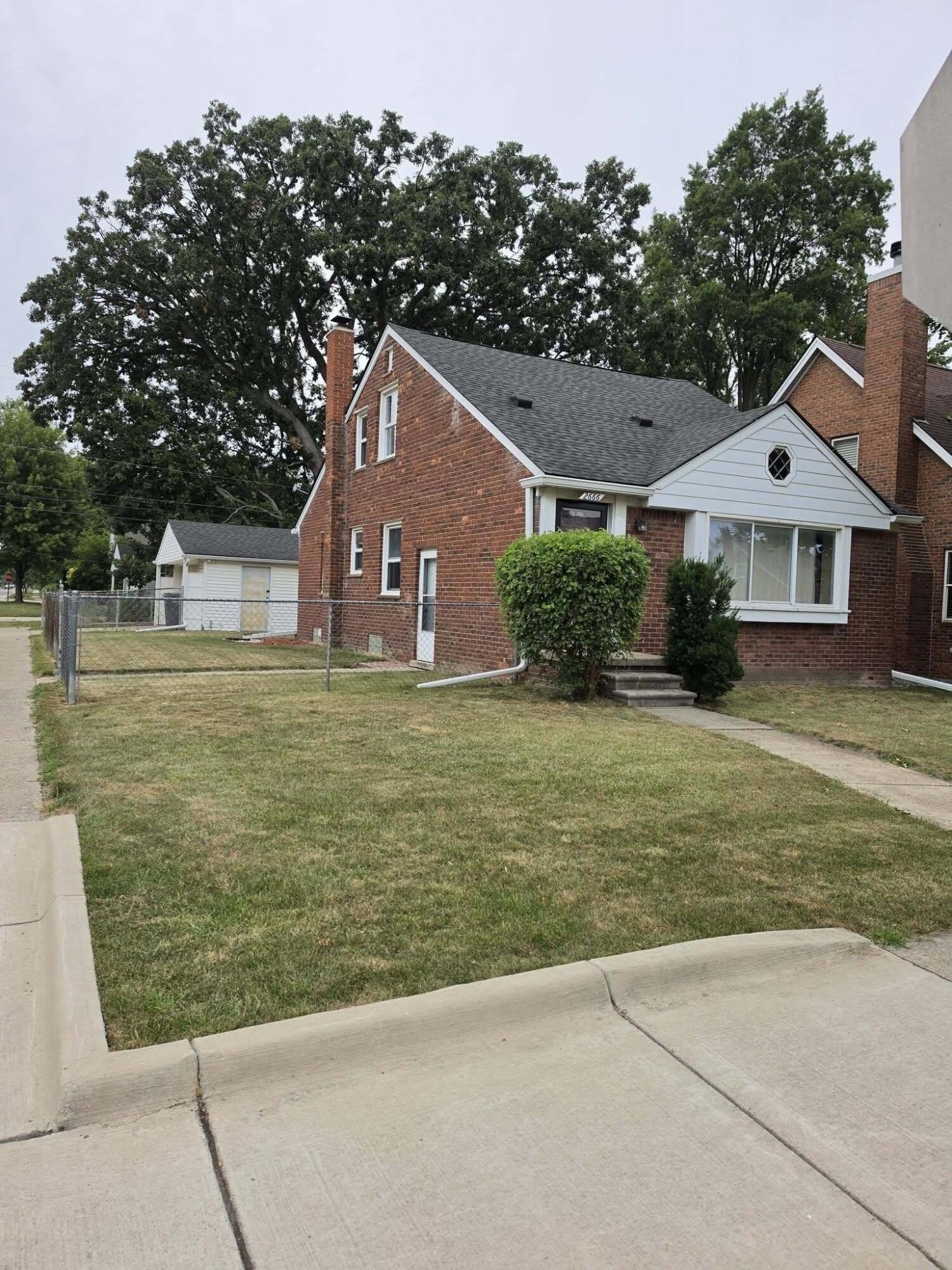 2666 Willow Street – photo 3