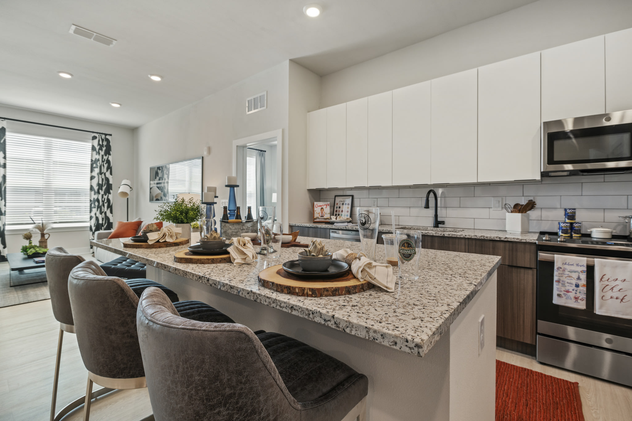 545 Madison Drive 1 – photo 3