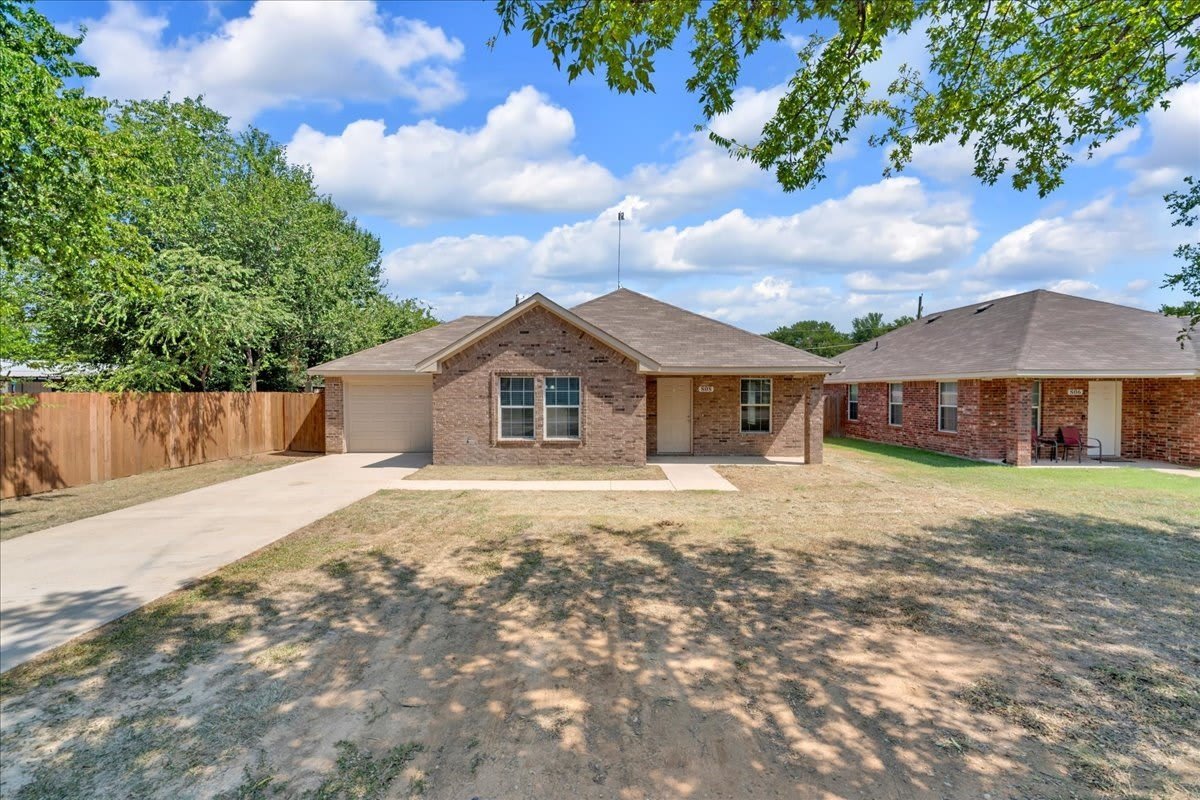 808 Sw 24Th Street – photo 1