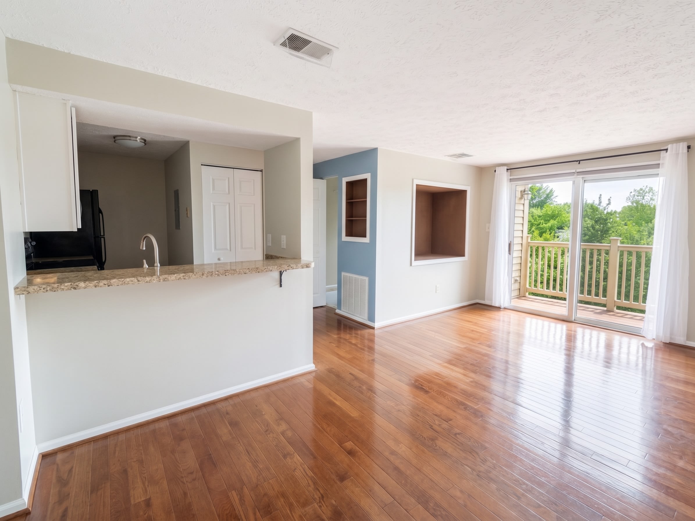 823 Stratford Way – photo 2